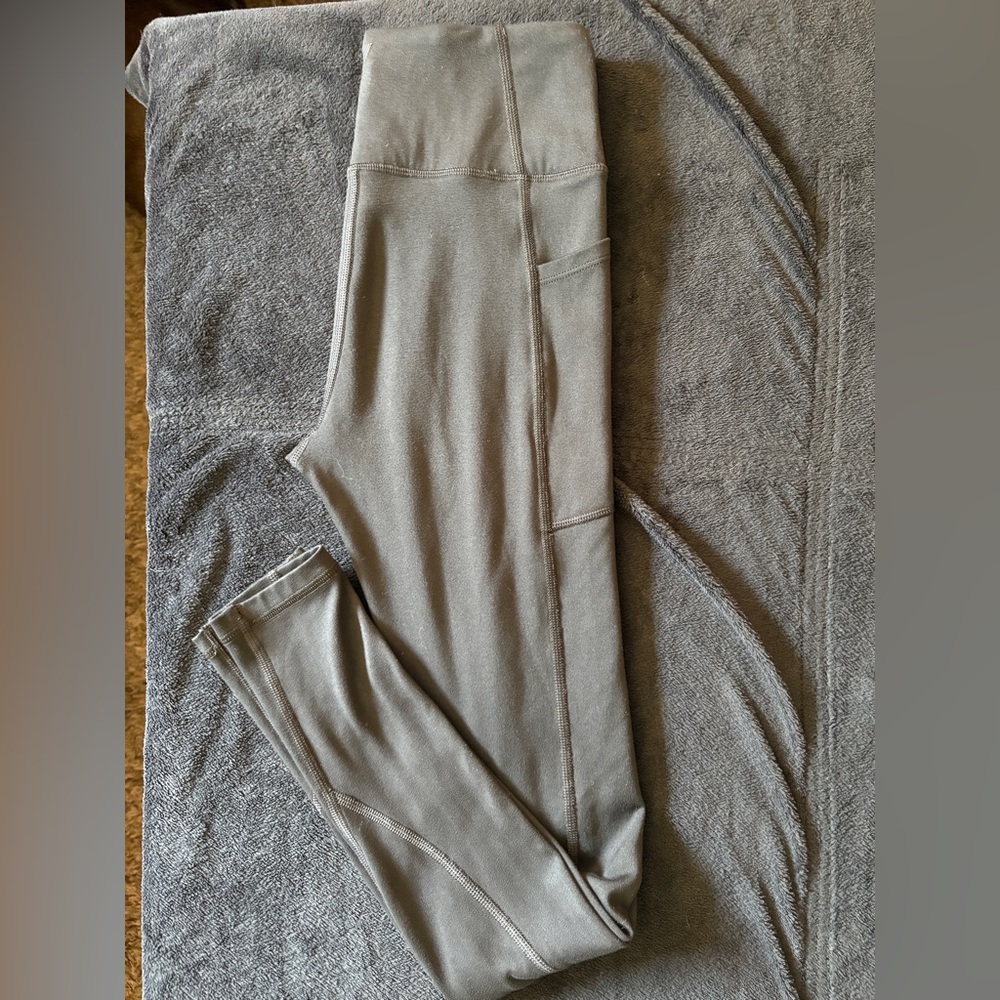 Victoria's Secret On-Point Flow Leggings